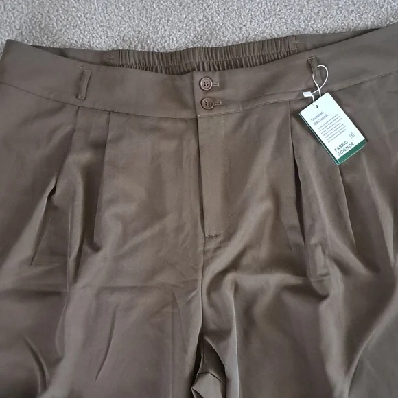 XLARGE.   HALARA SHIRRED BUTTON ZIPPER STRAIGHT LEG PANTS - Picture 5 of 9